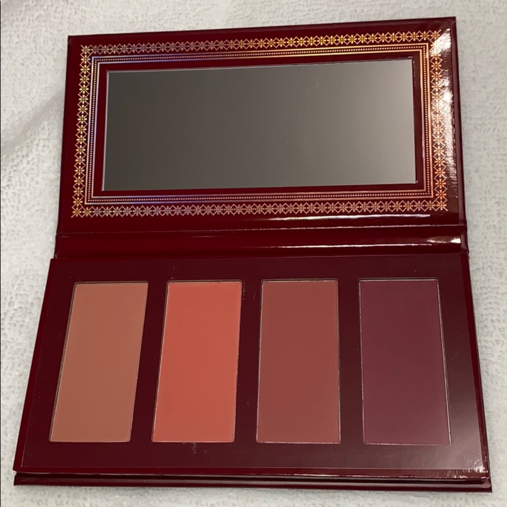 ACE BEAUTĒ Makeup Blush